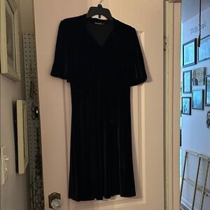 Elegant Black Velvet Midi Dress